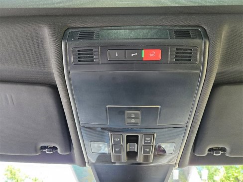 Used 2024 Volkswagen Tiguan SE R-Line image 18