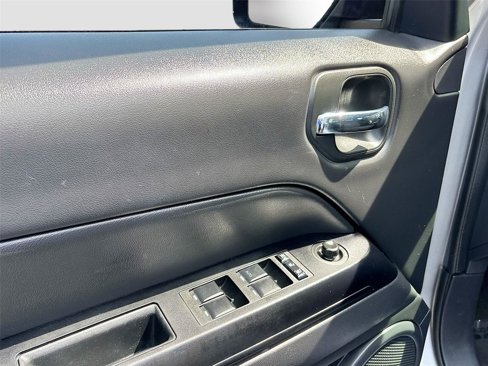 Used 2017 Jeep Patriot Latitude image 18