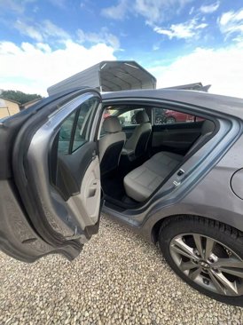 Used 2017 Hyundai Elantra SE image 23