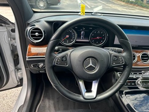 Used 2017 Mercedes-Benz E 300 4MATIC image 17