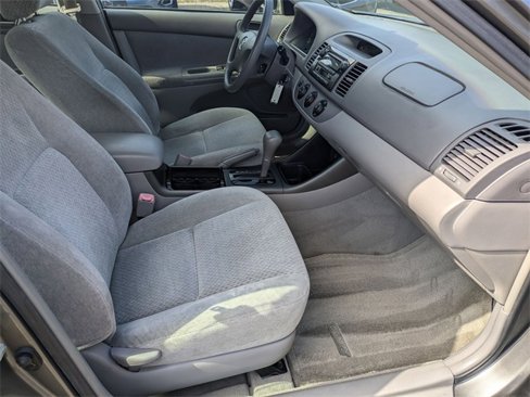 Used 2004 Toyota Camry LE image 23