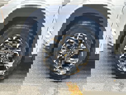 Certified 2024 Chevrolet Trax LT w/ LT Convenience Package image 10