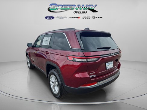 New 2025 Jeep Grand Cherokee Laredo image 5