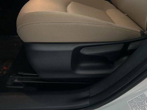 Used 2019 Toyota Prius L Eco image 37