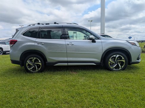 Used 2022 Subaru Forester Touring image 6