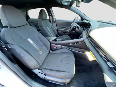 New 2025 Hyundai Elantra SEL image 25