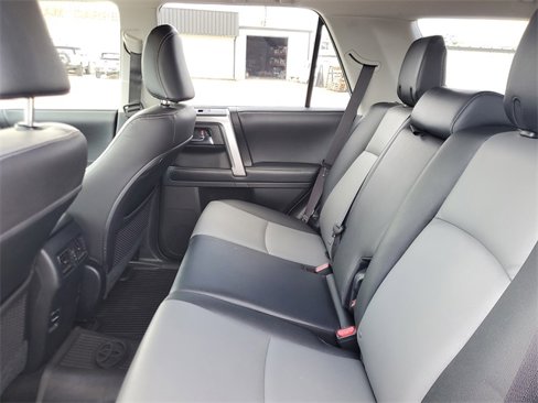 Used 2017 Toyota 4Runner SR5 Premium image 10