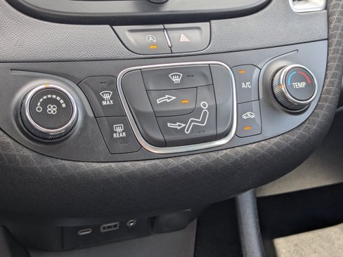 Used 2020 Chevrolet Malibu LS w/ Driver Confidence Package II image 24