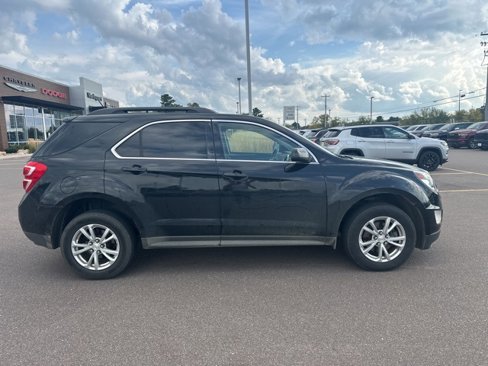 Used 2017 Chevrolet Equinox LT w/ Convenience Package image 2