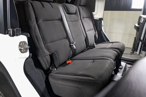 Used 2018 Jeep Wrangler Unlimited Sahara image 31