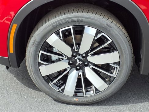 New 2025 Mitsubishi Outlander SE image 9