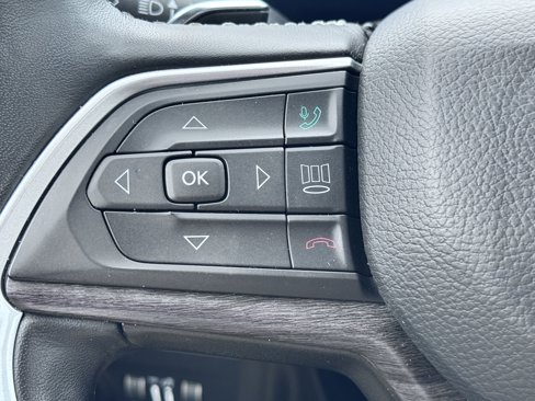 Certified 2022 Jeep Grand Cherokee L Limited image 36