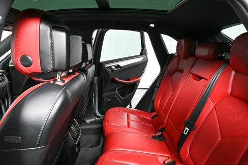 Certified 2021 Porsche Macan S image 22