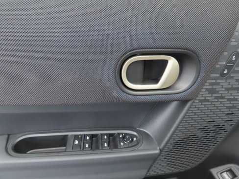 Used 2025 MINI Cooper 4-Door Hardtop image 25