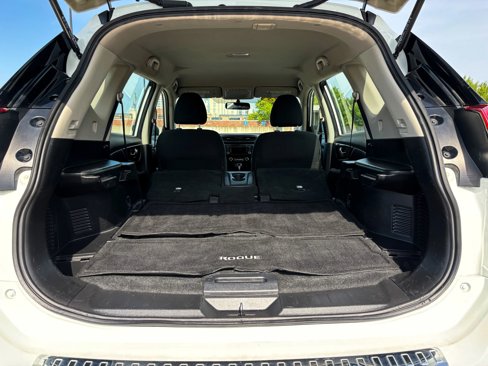 Used 2018 Nissan Rogue S image 16