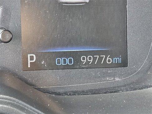 Used 2021 Toyota Corolla LE image 30