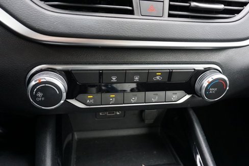 Used 2021 Nissan Altima 2.5 SV image 16