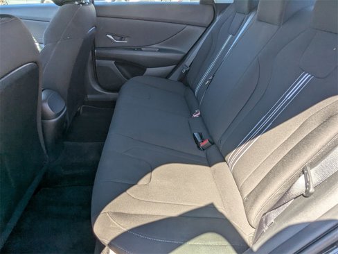 Used 2023 Hyundai Elantra SEL w/ Convenience Package image 18