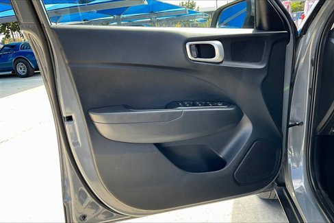 Used 2021 Hyundai Venue SEL w/ Premium Package image 21