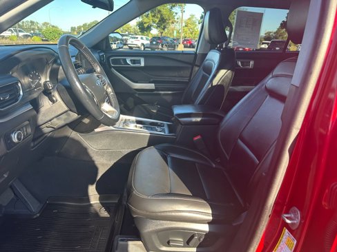 Used 2022 Ford Explorer XLT w/ Equipment Group 202A image 13