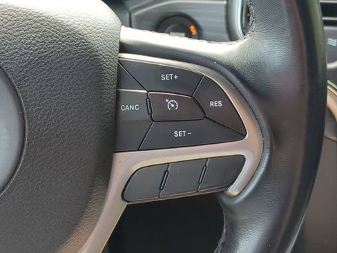 Used 2020 Jeep Grand Cherokee Laredo image 22