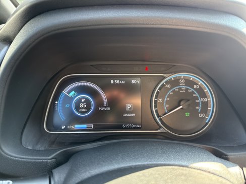 Used 2018 Nissan Leaf SV w/ SV Technology Package image 11