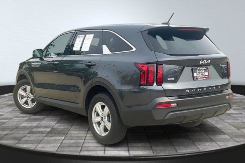 Used 2022 Kia Sorento LX image 13