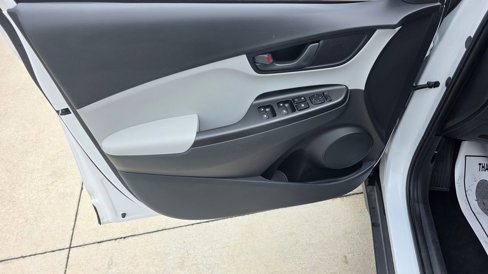 Used 2023 Hyundai Kona SEL image 23