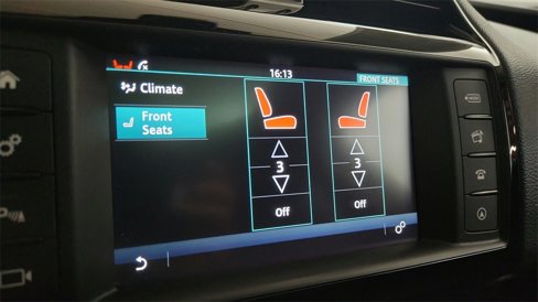 Used 2017 Jaguar XE Premium image 22