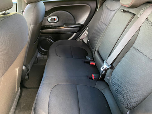 Used 2015 Kia Soul + image 28