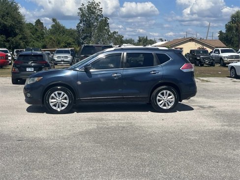 Used 2015 Nissan Rogue SV image 2