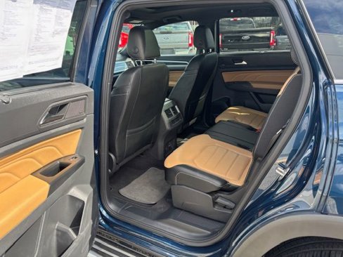 Used 2021 Volkswagen Atlas Cross Sport SEL Premium image 25