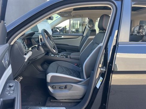 New 2025 Volkswagen Atlas Peak Edition SE image 26
