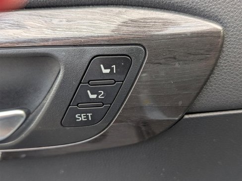 Used 2021 Toyota Highlander Limited image 21