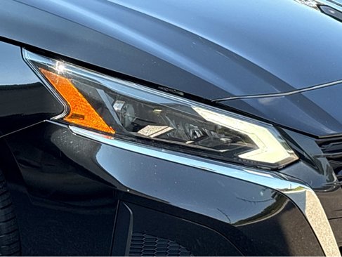 Used 2024 Nissan Altima 2.5 SV image 19