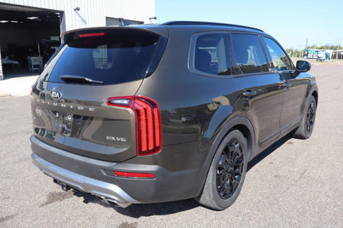 Used 2021 Kia Telluride SX w/ SX Prestige Package image 3