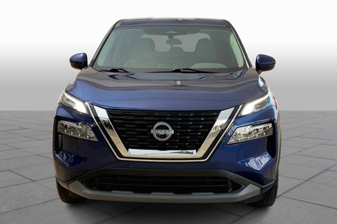 Used 2023 Nissan Rogue SV image 3