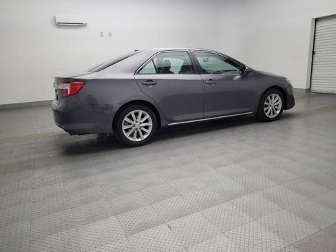 Used 2014 Toyota Camry XLE image 10
