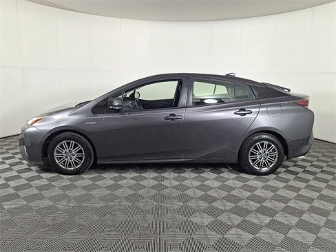 Used 2018 Toyota Prius Three image 7