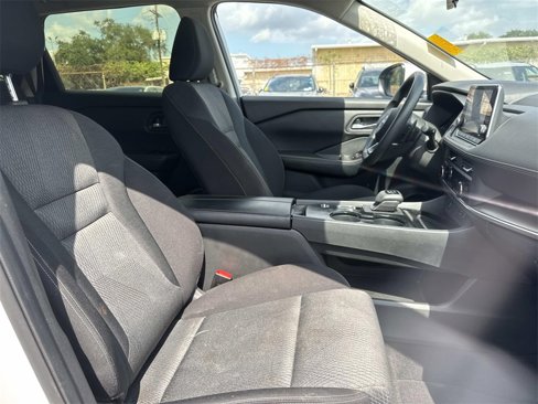 Used 2024 Nissan Rogue SV image 24