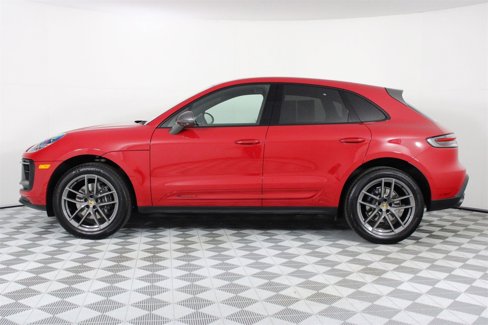 Certified 2025 Porsche Macan Turbo image 2