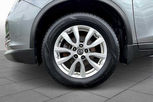 Used 2017 Nissan Rogue SV image 10