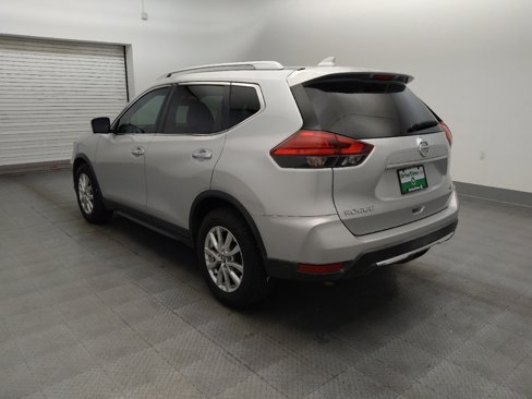 Used 2017 Nissan Rogue SV w/ SV Premium Package image 5