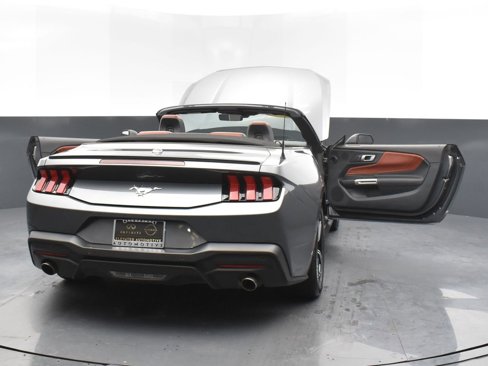 Used 2024 Ford Mustang Premium image 31
