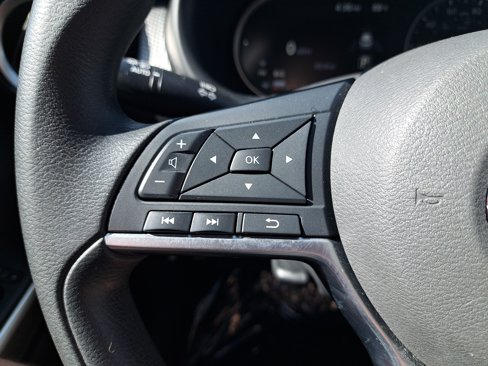 Used 2019 Nissan Kicks SV image 30