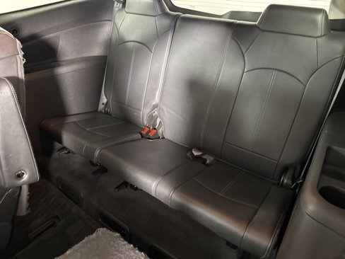 Used 2015 Chevrolet Traverse LT image 26