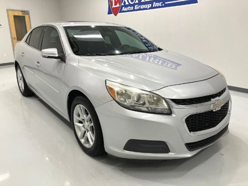 Used 2015 Chevrolet Malibu LT w/ Power Convenience Package image 13