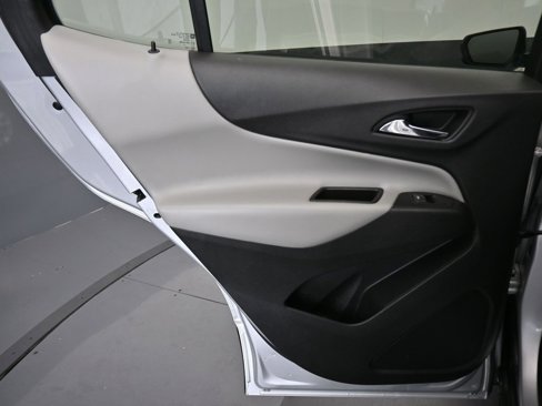 Used 2020 Chevrolet Equinox LS w/ LS Convenience Package image 27