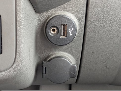 Used 2019 Nissan Frontier SL image 27