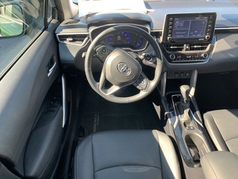 Used 2022 Toyota Corolla Cross XLE image 18
